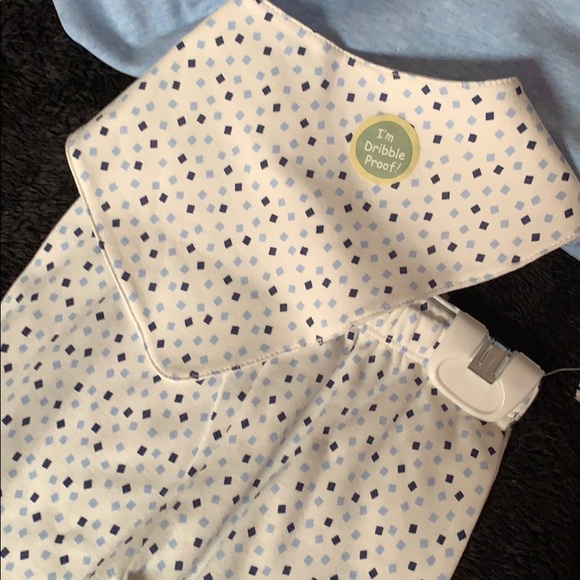 Little Me 2piece long sleeve, pants & bib 💙🐻 - Picture 2 of 3